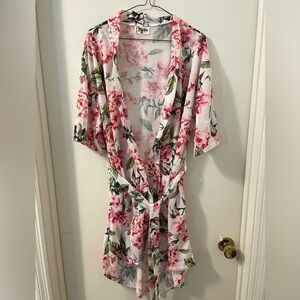 Show Me Your Mumu Rose Pattern Short Sleeve Tie waist Robe / Coverup Size 0/S